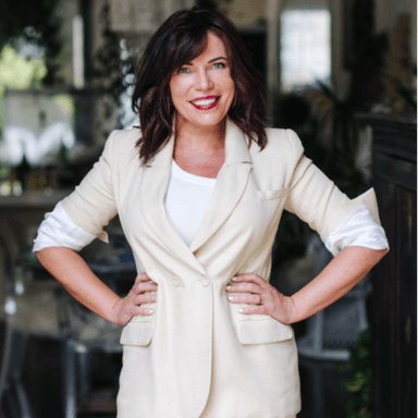 Dr Kirstey Holland