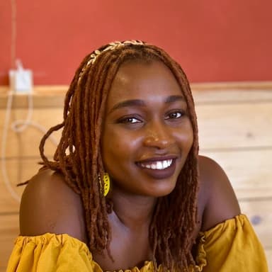 Yewande Oyebo